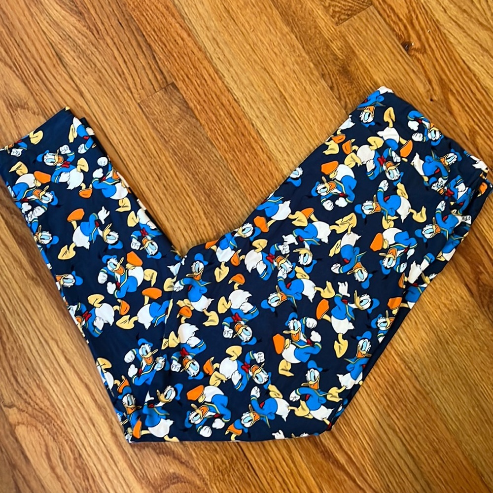 LuLaRoe Disney “Butter Leggings” TC - Donald Duck